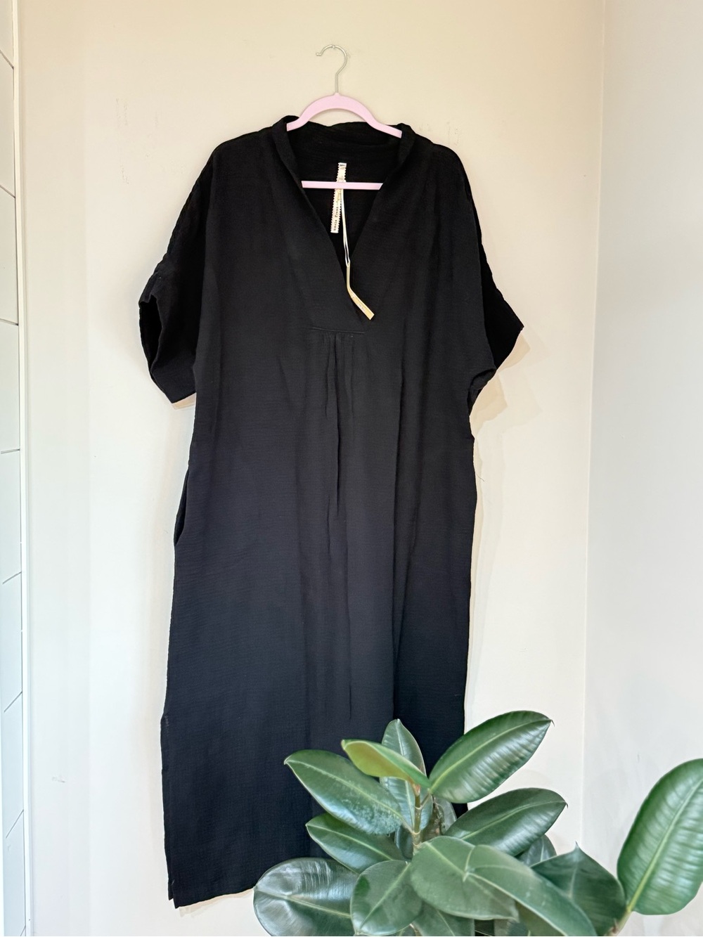 Black Gauze Maxi Dress Size S/M Relaxed Boho Caftan Dress With Pockets NWT - Picture 2 of 6